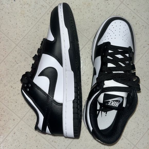 Nike Dunk Low Panda - Picture 4 of 4